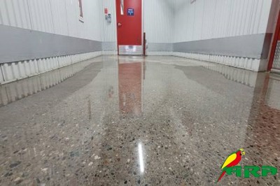 Agata wysokopołyskowa emulsja akrylowa do podłóg 450g