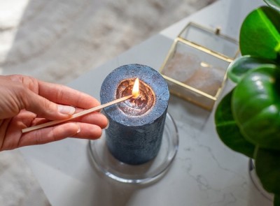 Bolsius Rustic Shimmer Niebieska świeca dekoracyjna 80/68 mm