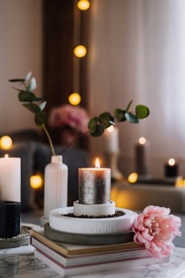 Bolsius Rustic Shimmer Kremowa świeca dekoracyjna 190/68 mm