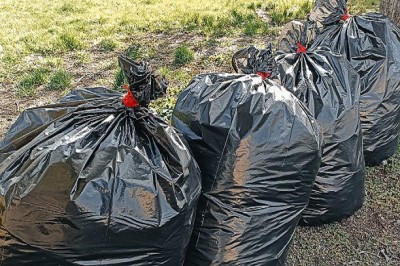 Sipeko worki na śmieci z taśmą ściągającą czarne 25mic / 60x67cm / 60 litrów / 10 sztuk