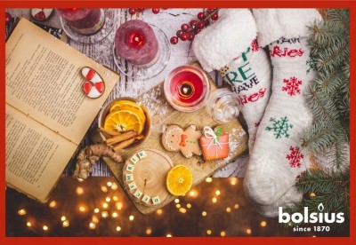 Bolsius Silent Night świąteczna świeca zapachowa w szkle 82/68 - Orzechy i Wanilia