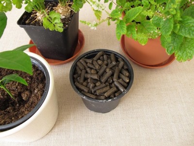 Bopon Natural Bydlęcy obornik granulowany BiOPON 20L